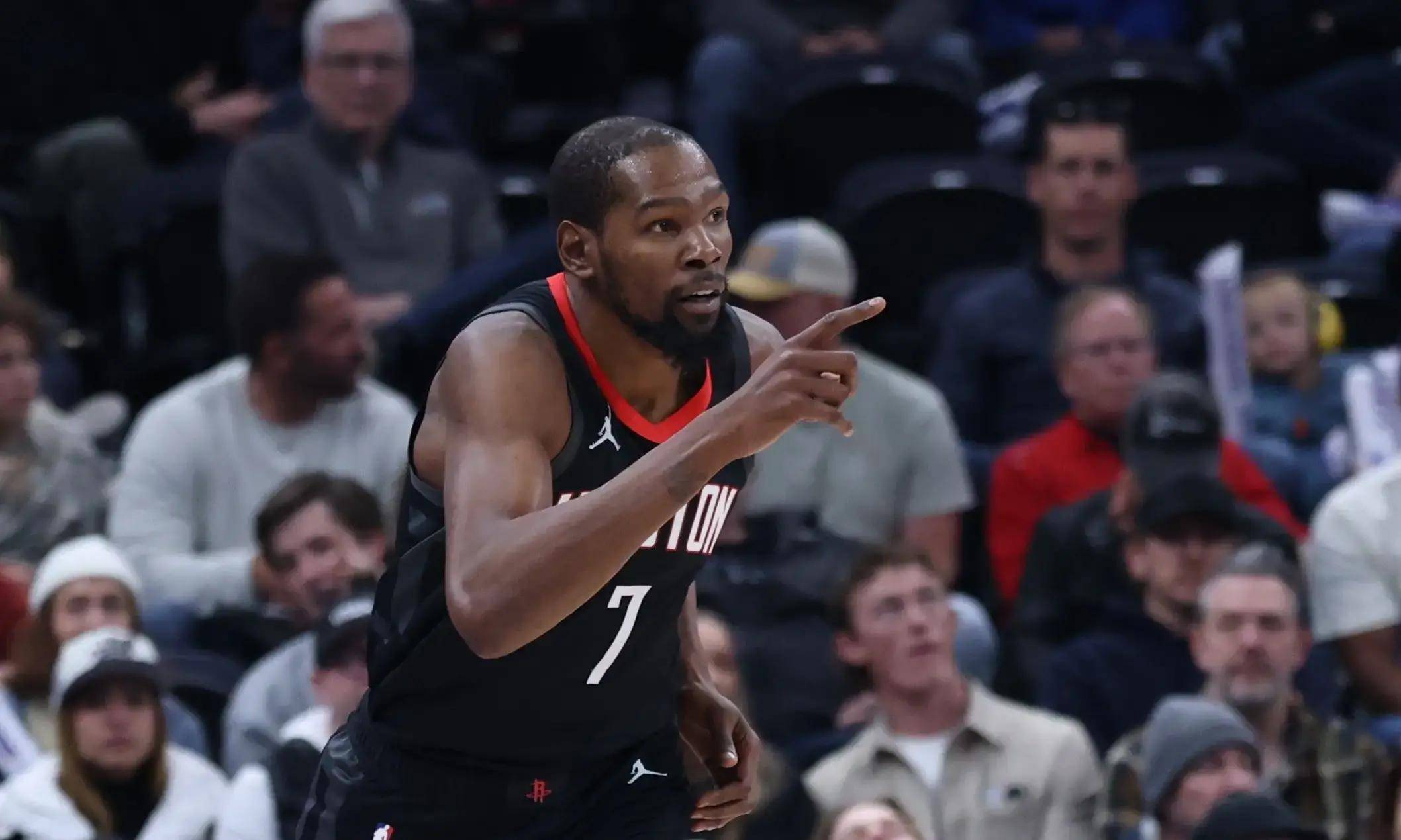 关键时刻休斯敦火箭内部沟通:欧联节点到来,赛场秩序良好,年轻球员得到机会的简单介绍 关键时刻休斯敦火箭内部沟通:欧联节点到来,赛场秩序良好,年轻球员得到机会的简单介绍